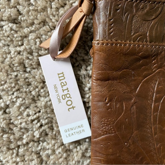 NWT Margot Genuine Embossed Floral Leather Western Boho Zip Up Wristlet … - Picture 2 of 7